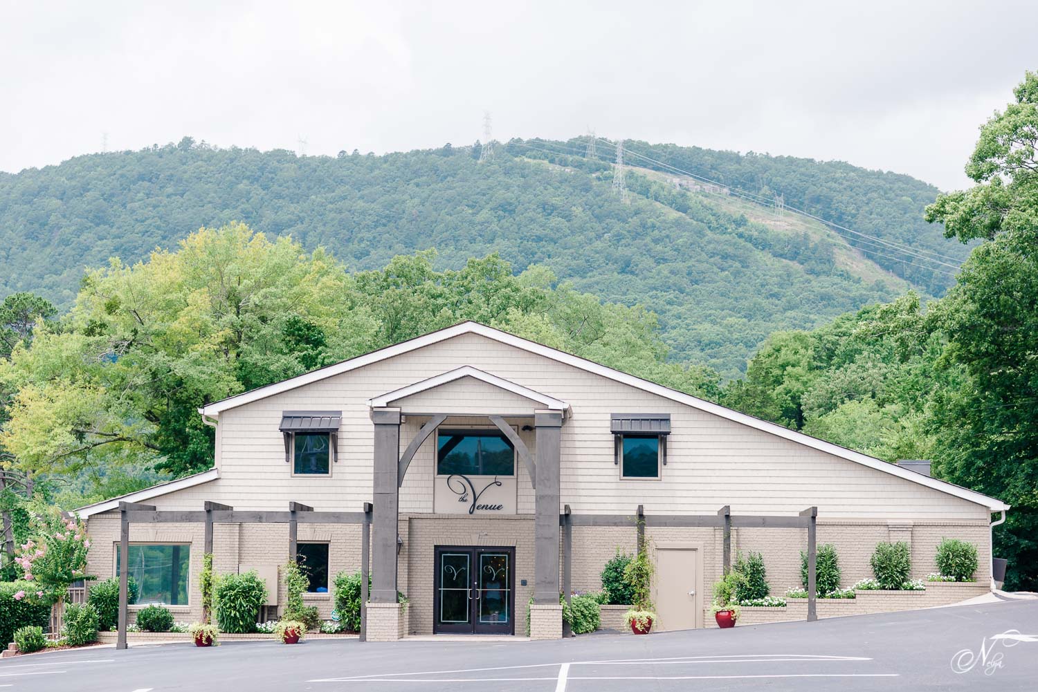 Front view of The reception veunue with the Chattanooga hills in the background near interstate 24